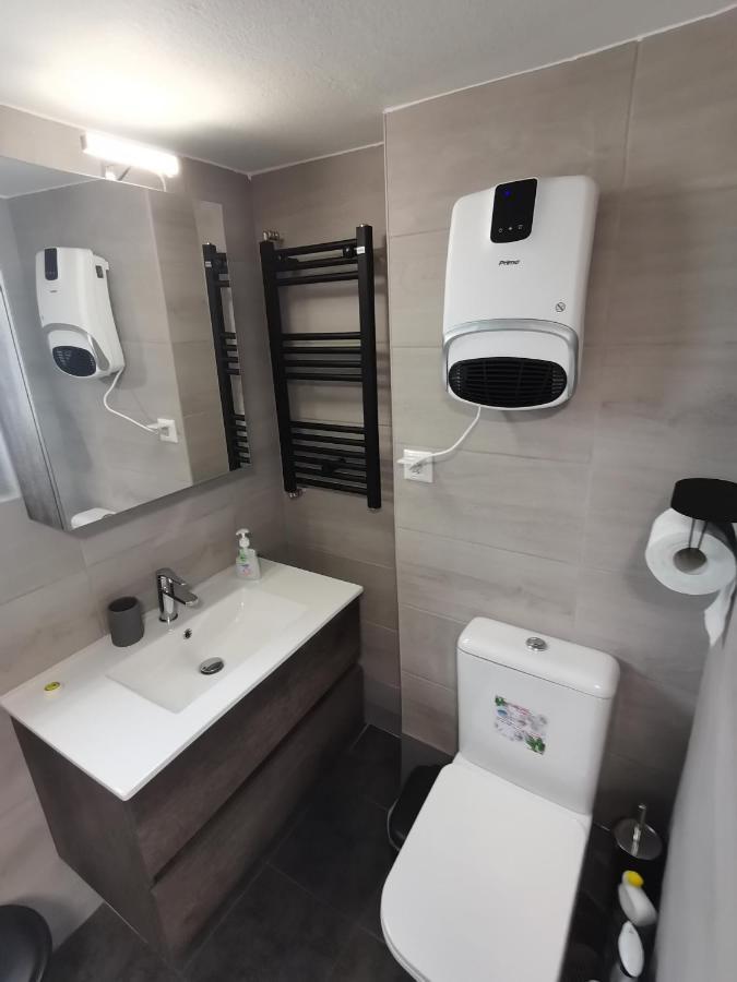 Penthouse Spacious W Super Wifi & Terrace, 2 Min From Metro Atina Dış mekan fotoğraf